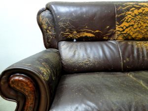 沙發修理前損壞情況