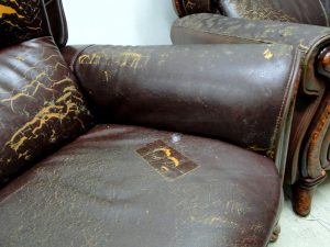 沙發皮脫膠嚴重