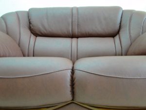 二人座沙發修理後